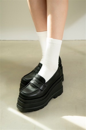 R&E トリプルソール×スクエアトゥ厚底コインローファー