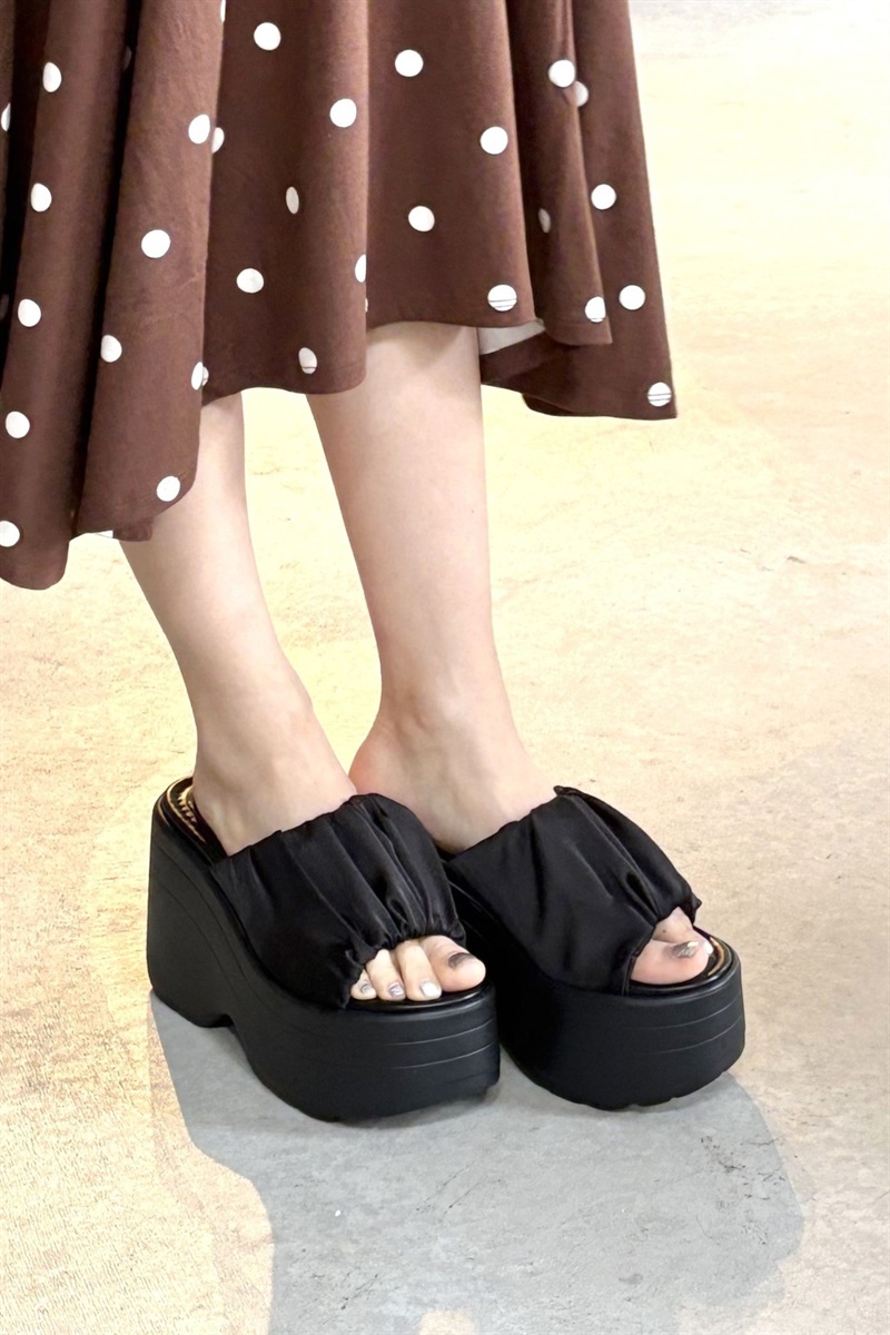 R&E アールアンドイー R&E ドレープワイドカバー厚底モールドソールサンダル